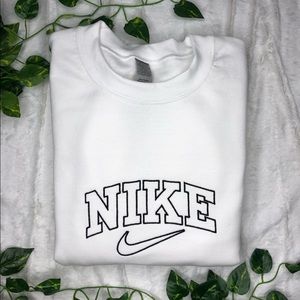 Black and white crewneck vintage